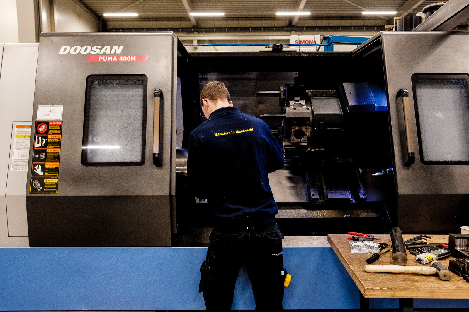 Productiehal van Prince Kunststof Infra